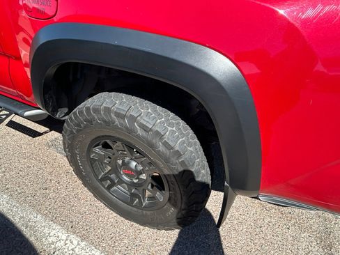 Used 2021 Toyota Tacoma TRD Off-Road AWD/4WD image 8