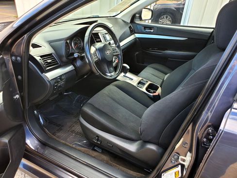 Used 2013 Subaru Legacy 2.5i Premium w/ All-Weather Pkg AWD/4WD image 28