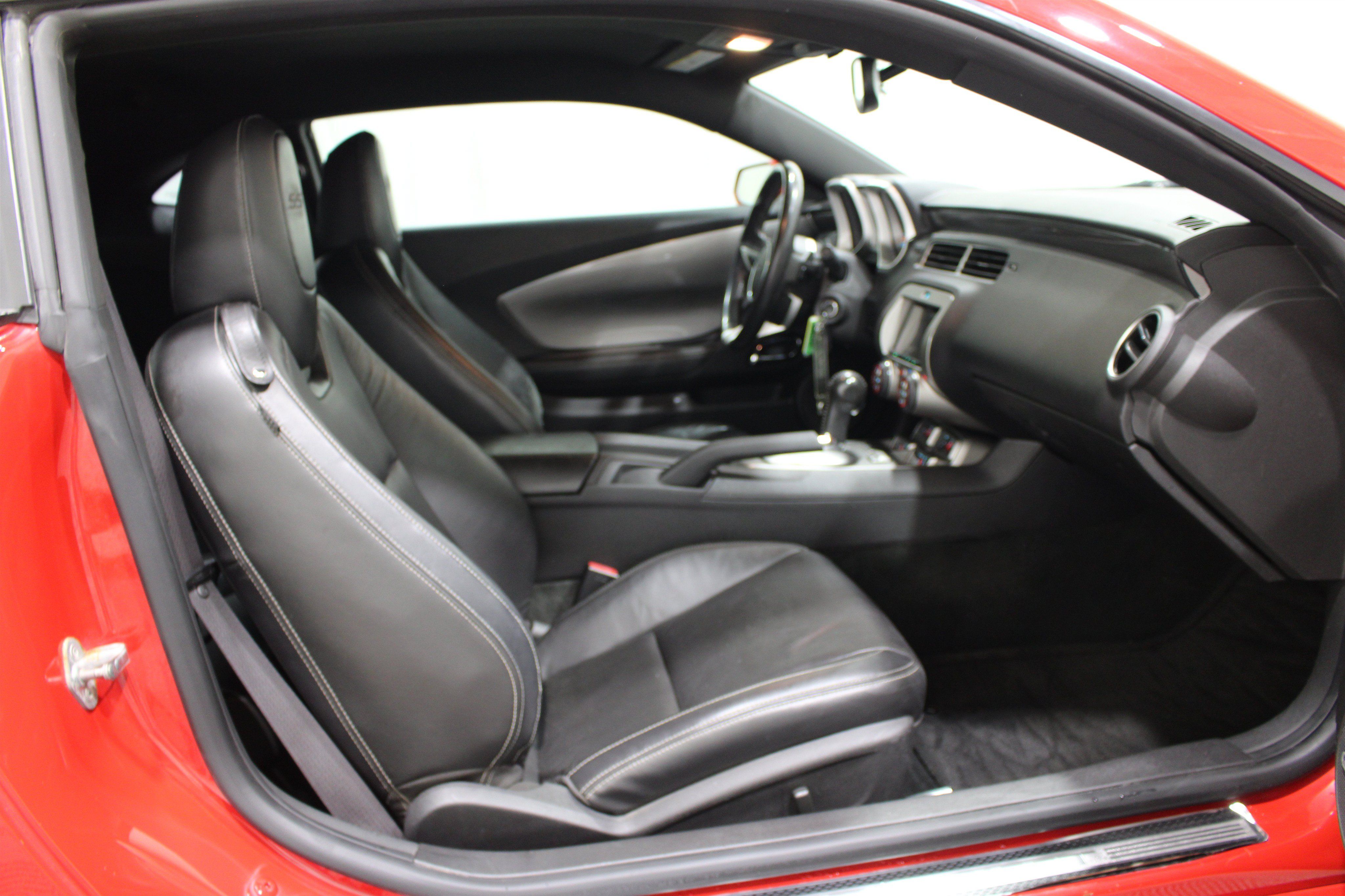 Used 2010 Chevrolet Camaro SS RWD image 25