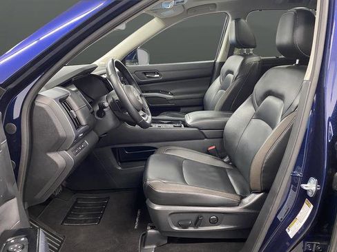 Used 2023 Nissan Pathfinder SL w/ SL Premium Package image 4
