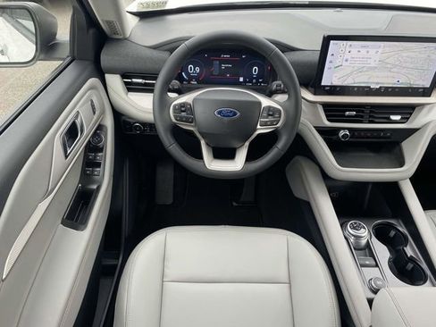 New 2026 Ford Explorer Active w/ Active Comfort Package image 10