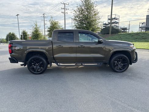 Used 2024 Chevrolet Colorado Z71 w/ Z71 Convenience Package 2 AWD/4WD image 10