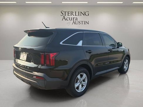Used 2021 Kia Sorento LX FWD image 5
