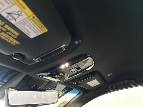 Used 2024 Toyota Venza Limited image 26