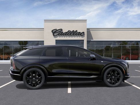 New 2025 Cadillac Optiq Sport 2 w/ LPO, ONYX Package image 5