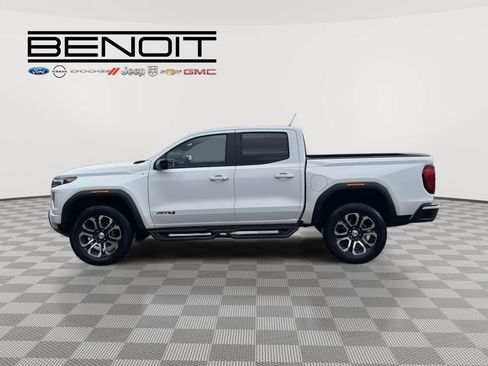 Used 2024 GMC Canyon AT4 w/ AT4 Premium Package AWD/4WD image 8