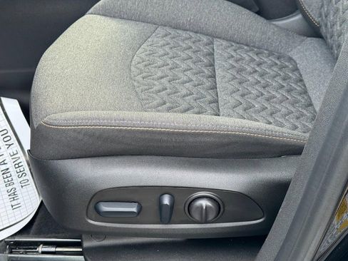 Certified 2024 Chevrolet Equinox LT FWD image 25
