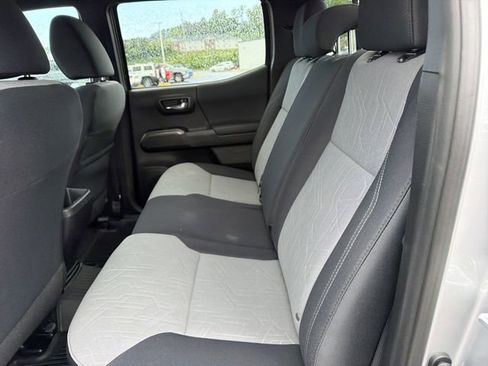 Used 2021 Toyota Tacoma TRD Sport AWD/4WD image 13