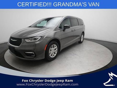 Certified 2025 Chrysler Pacifica Select FWD image 1