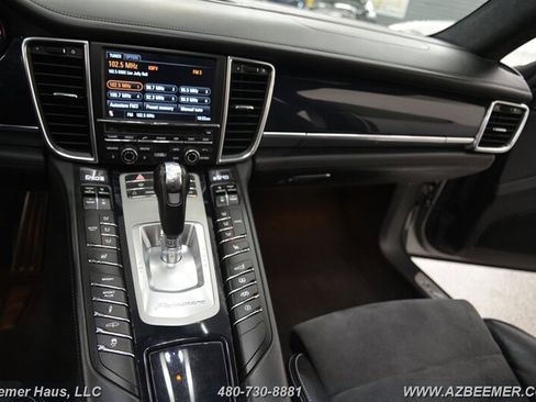 Used 2013 Porsche Panamera GTS image 32