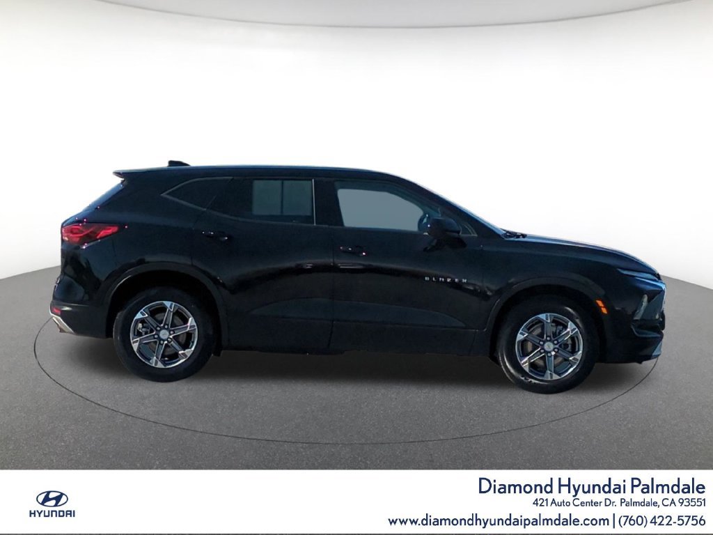Used 2025 Chevrolet Blazer LT FWD image 8