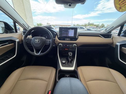 Used 2021 Toyota RAV4 Limited AWD/4WD image 27