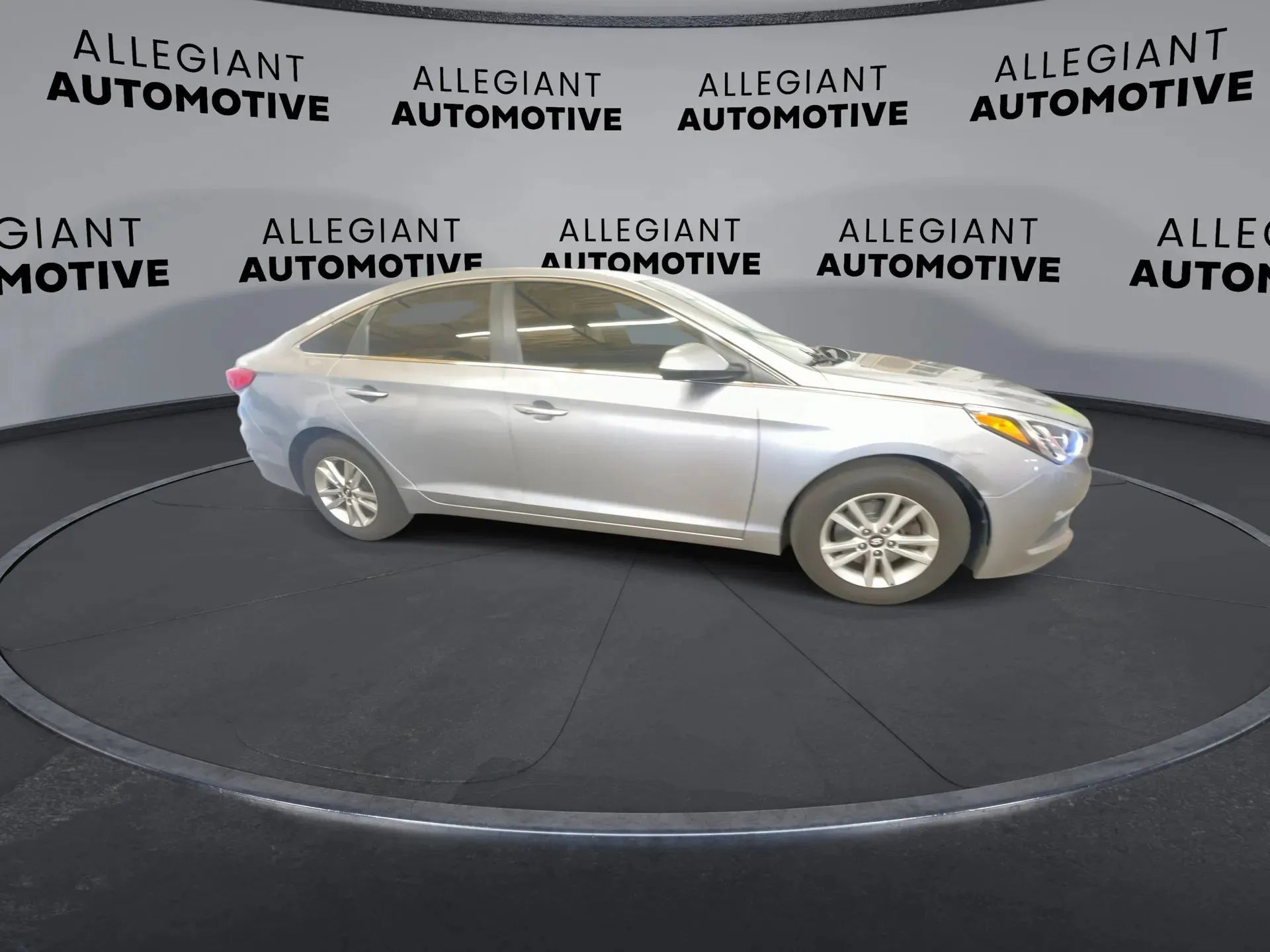 Used 2015 Hyundai Sonata SE FWD image 4