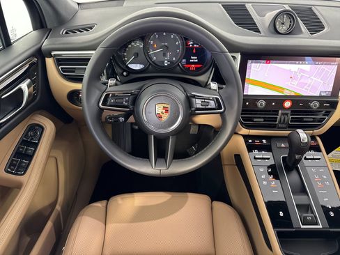 New 2026 Porsche Macan image 16