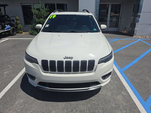Used 2019 Jeep Cherokee High Altitude AWD/4WD image 9