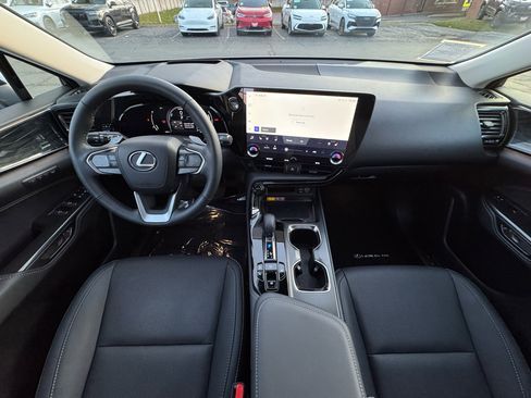 Used 2025 Lexus NX 350h AWD w/ Premium Package image 19