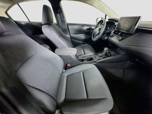 Used 2025 Toyota Corolla LE FWD image 28