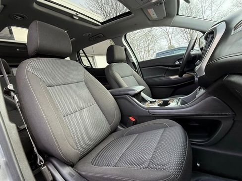 Used 2023 GMC Acadia SLE w/ Driver Convenience Package image 18