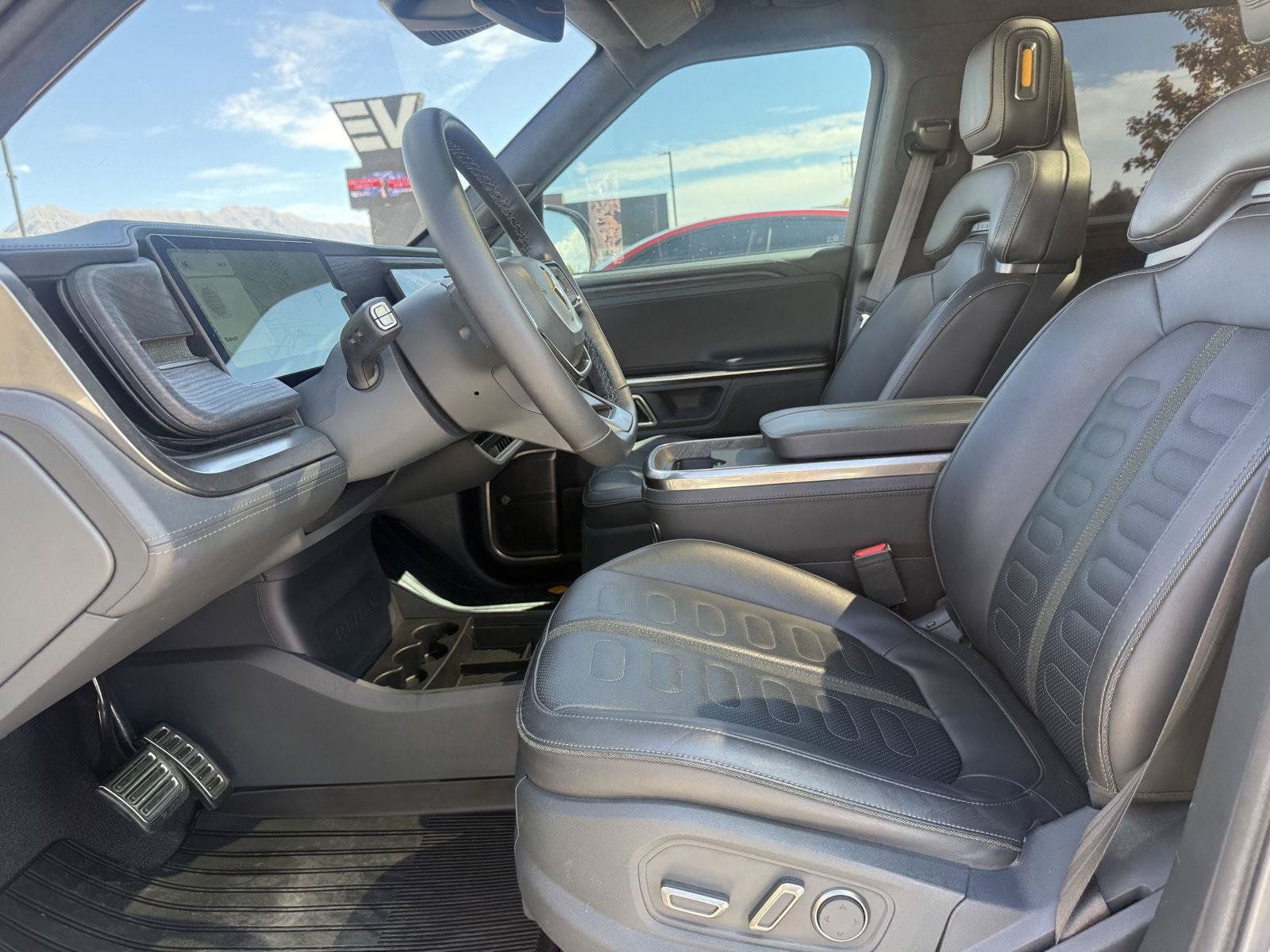 Used 2023 Rivian R1S Launch Edition Quad AWD/4WD image 14
