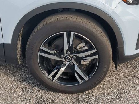 Used 2025 Volvo XC40 B5 Core AWD/4WD image 10