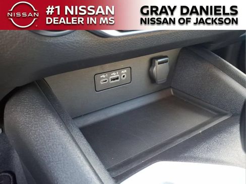Certified 2025 Nissan Altima 2.5 SV FWD image 19