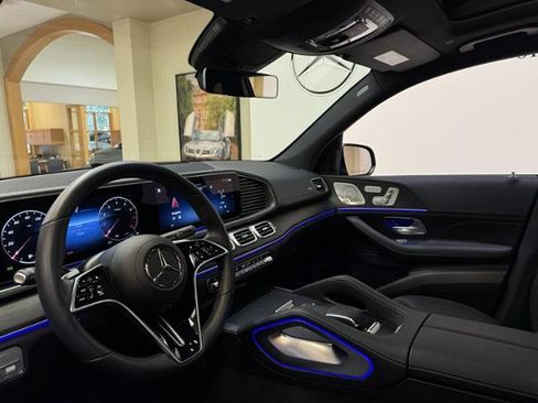 Certified 2025 Mercedes-Benz GLS 450 4MATIC image 7