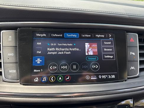 Used 2020 Buick Enclave Avenir w/ Avenir Technology Package AWD/4WD image 44