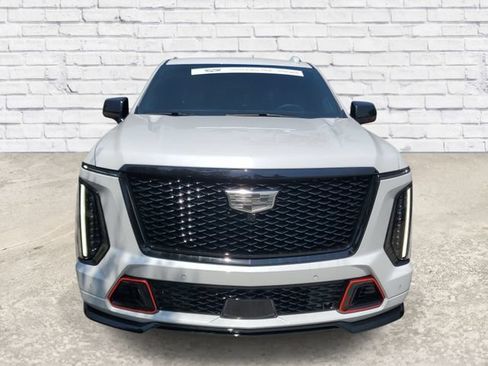 Certified 2026 Cadillac Escalade V w/ LPO, ONYX Package AWD/4WD image 6
