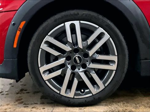 Used 2025 MINI Cooper 2-Door Hardtop image 11