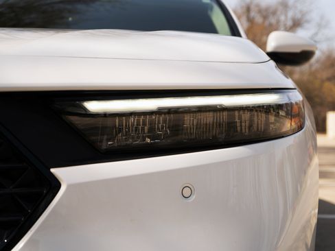 Certified 2025 Honda Accord Touring image 11