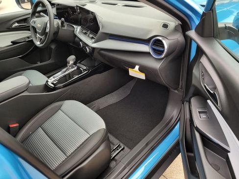 New 2026 Chevrolet Trax LT w/ LT Convenience Package image 6