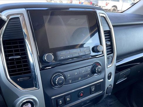 Used 2021 Nissan Titan SV image 25