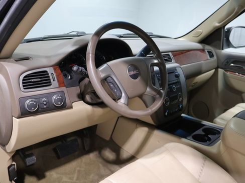 Used 2013 GMC Yukon XL SLT w/ SLT-2 Equipment Package image 16