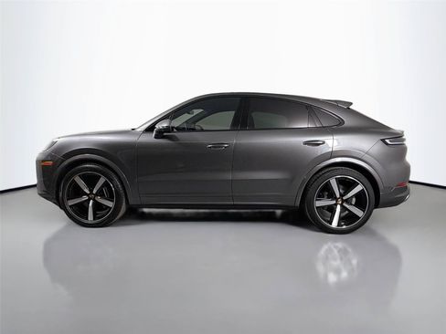 Used 2025 Porsche Cayenne Coupe AWD/4WD image 2