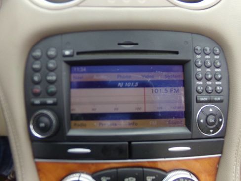 Used 2009 Mercedes-Benz SL 550 image 41
