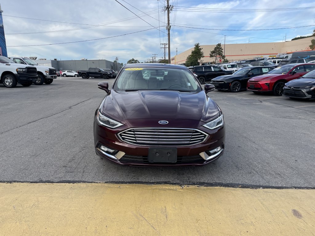 Used 2017 Ford Fusion SE w/ Fusion SE Technology Package FWD image 5