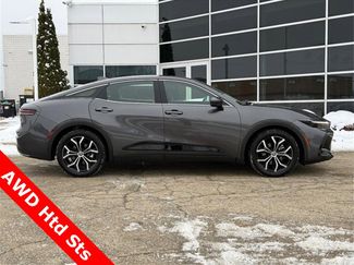 Used 2023 Toyota Crown XLE video 2