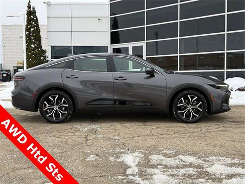 Used 2023 Toyota Crown XLE image 2