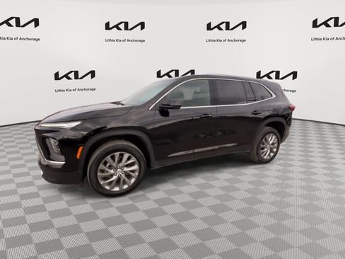 Used 2025 Buick Enclave Preferred AWD/4WD image 7