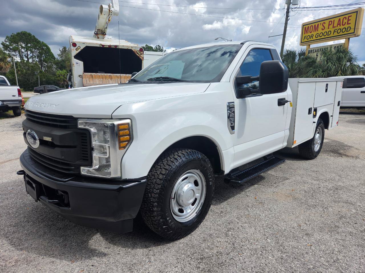 Used 2019 Ford F250 XL RWD image 4