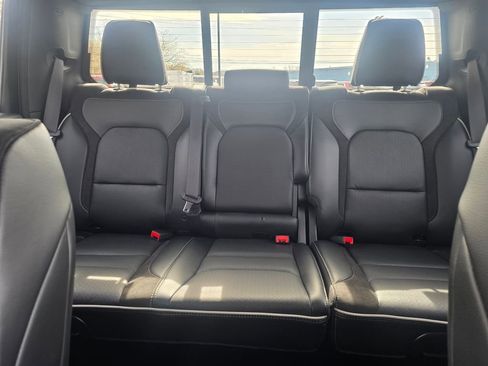 Used 2025 RAM 1500 Laramie AWD/4WD image 7