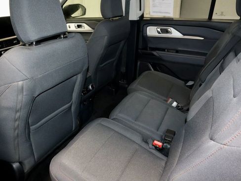 Certified 2025 Ford Explorer Active AWD/4WD image 21