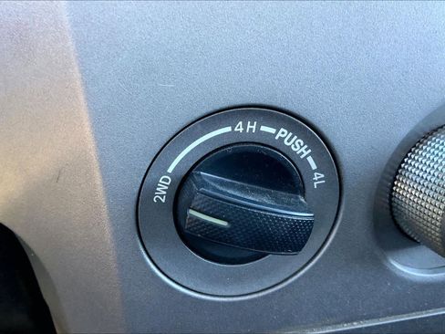 Used 2011 Toyota Tundra Limited image 34