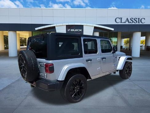 Used 2023 Jeep Wrangler Unlimited Sahara image 8