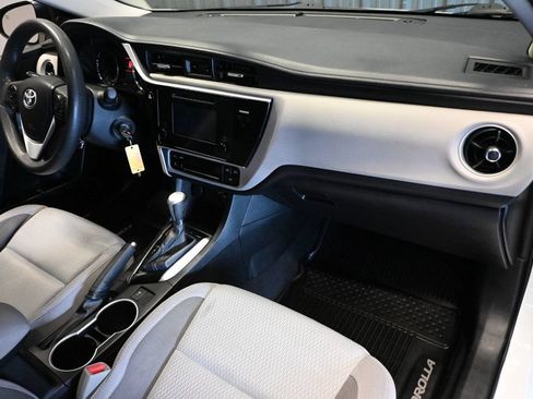 Used 2017 Toyota Corolla LE FWD image 10