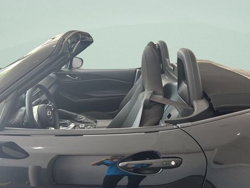 Used 2020 MAZDA MX-5 Miata Sport RWD image 25