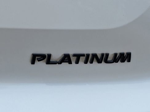 Used 2023 Nissan Pathfinder Platinum FWD image 7