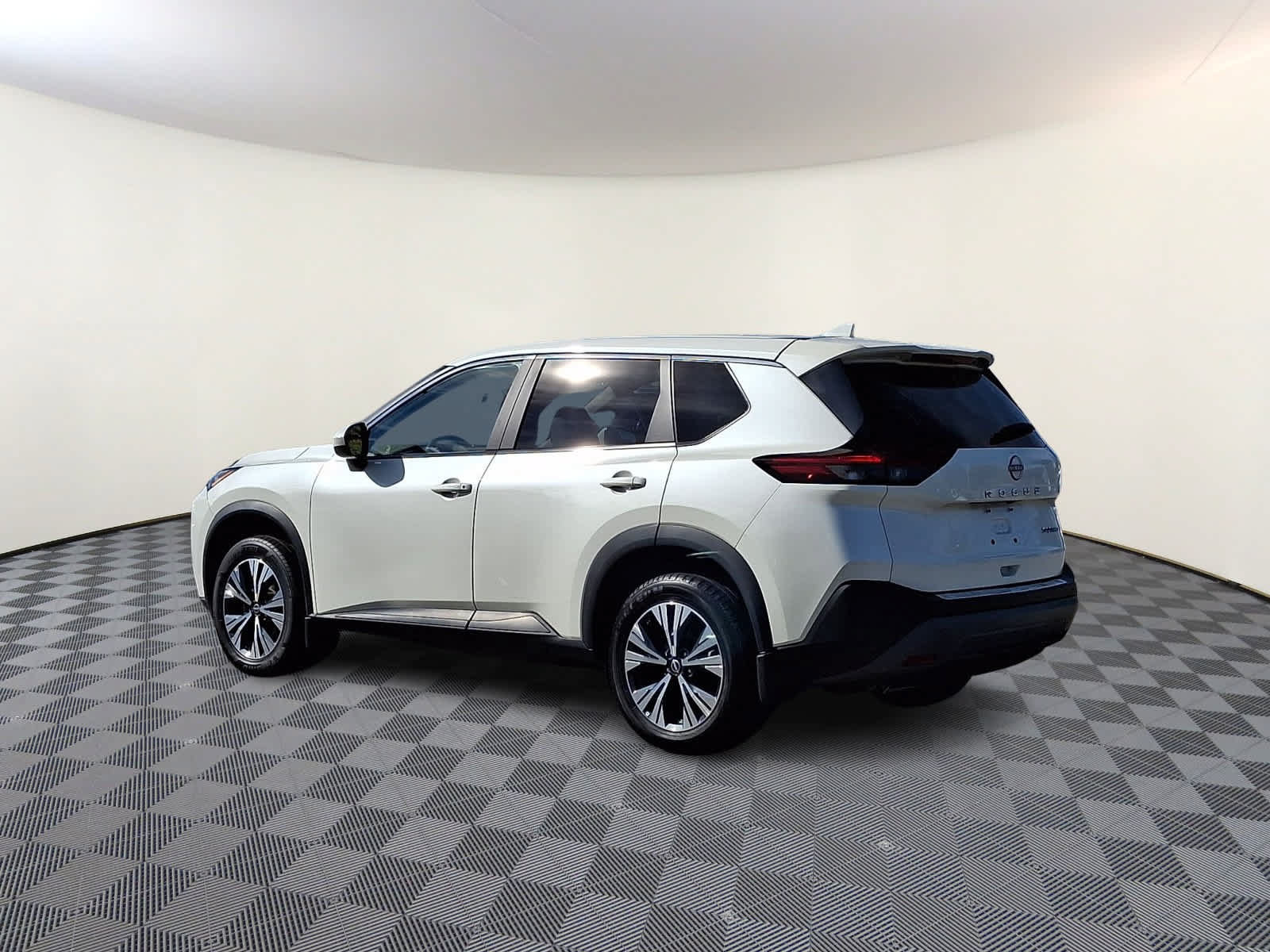 Used 2023 Nissan Rogue SV AWD/4WD image 7