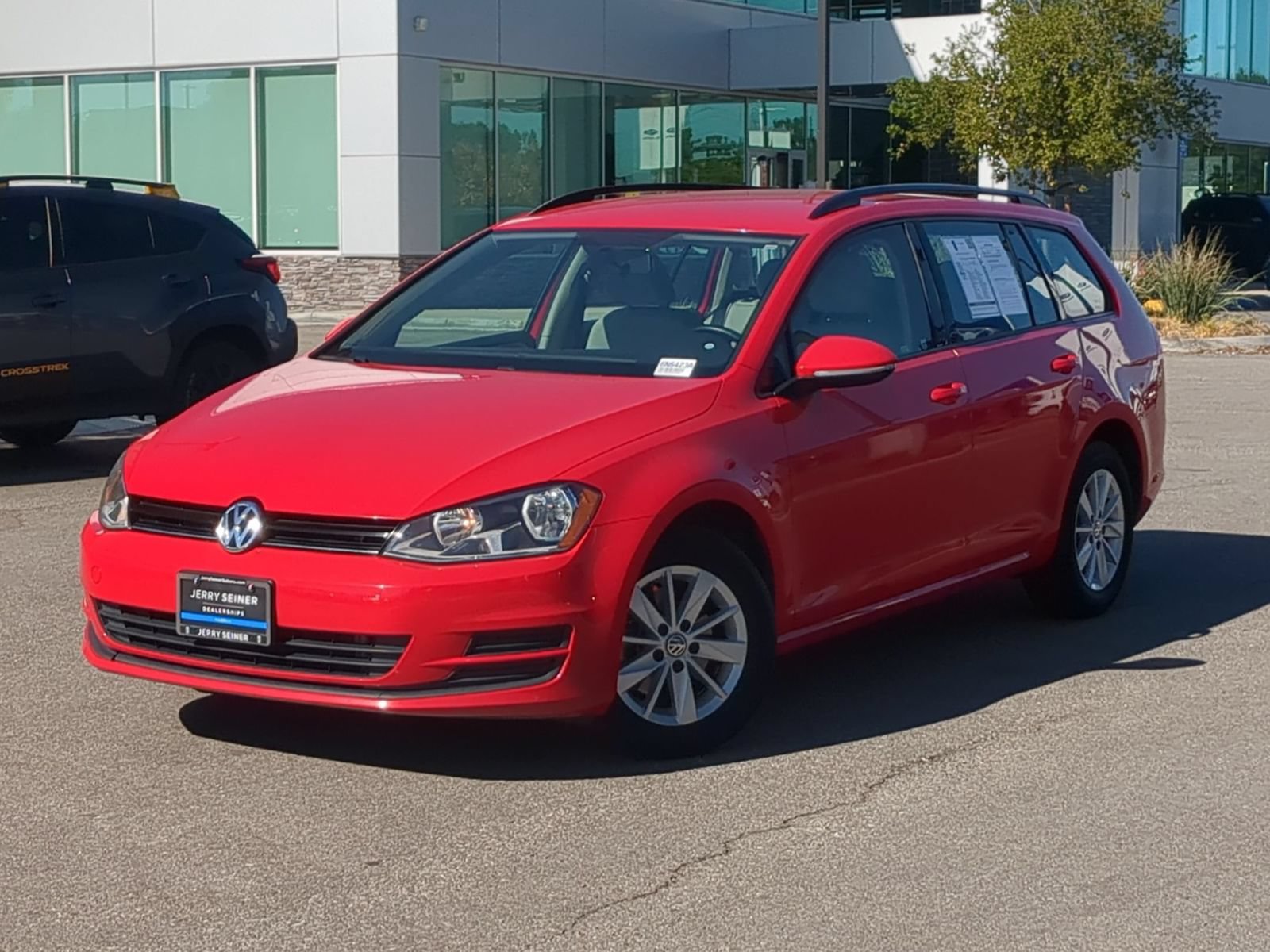 Used 2017 Volkswagen Golf S FWD image 1