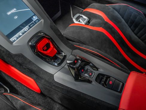 Used 2021 Lamborghini Huracan STO image 17